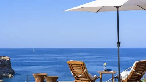 Fantastic Villa With Direct Access To The Sea Fantastic Villa With Direct Access To The Sea